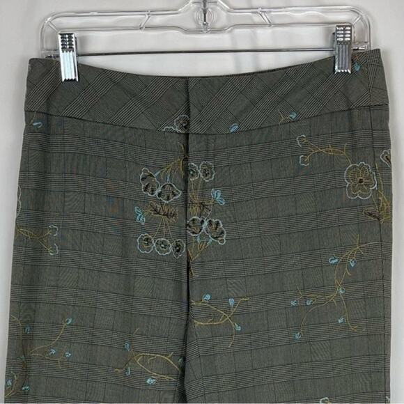 Cache Vintage Embroidered Floral Cuffed Dressy Low Rise Capris Size 2 - Picture 2 of 12